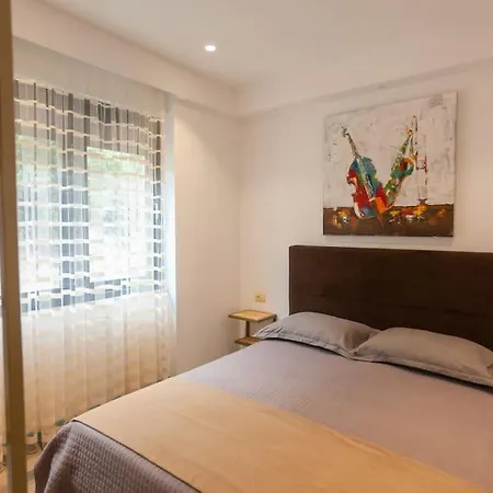 Luxury Golden 3 * Saranda